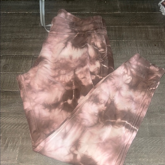 Lululemon city sweat joggers - Picture 2 of 6